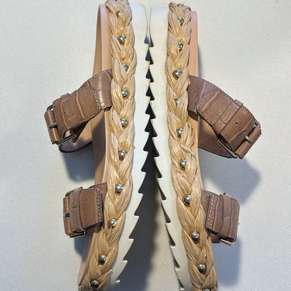 2 pair Donald Pliner sandals. Size 8.5 - Picture 8 of 10